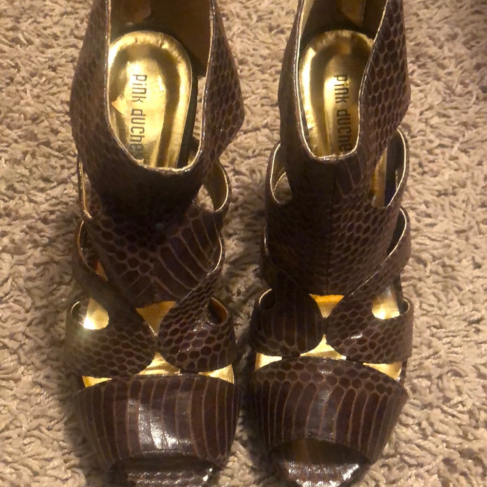 Donatella brown heels